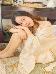 《最新走光-美女来了电影免费观看》